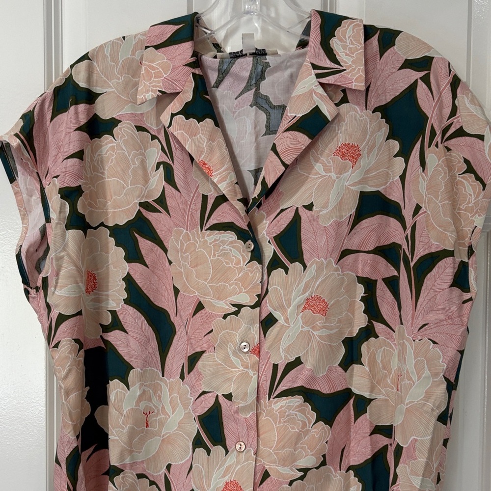 Hawaiian Floral Button-Up Blouse - Pink and peach cropped pinup tiki style top - Picture 3 of 5